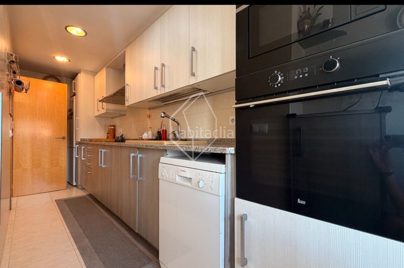 Foto 2e93c98b-1cbb-4b96-8821-33f142d9c166. Duplex in carrer ponent 63 in Eixample Residencial Escala (L´)