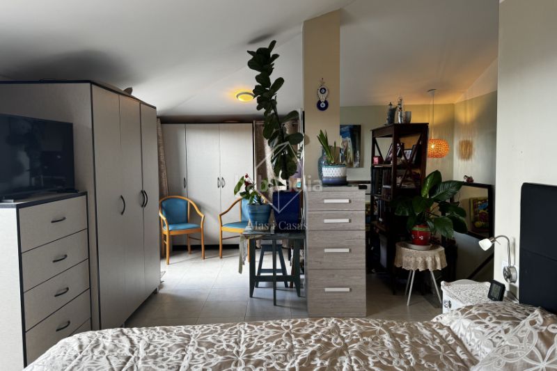 Foto 51d9d4f5-ce0e-4402-94b1-d95058d5e65e. Dúplex en exclusiva en Eixample Residencial Escala (L´)