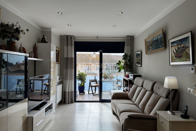 Foto b335cde2-4b8c-40e8-a38d-50f95a22c4df. Dúplex en exclusiva en Eixample Residencial Escala (L´)