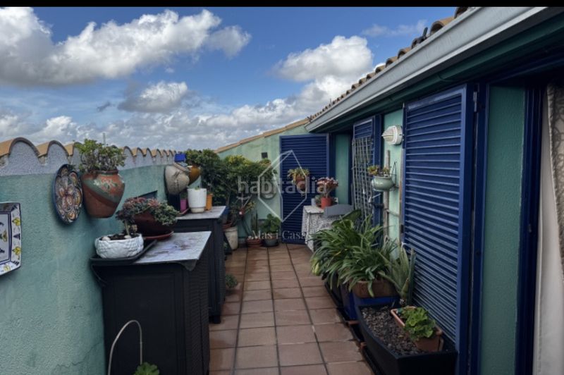 Foto bee5c669-45b4-4df6-9030-6c439a548ba2. Duplex in carrer ponent 63 in Eixample Residencial Escala (L´)