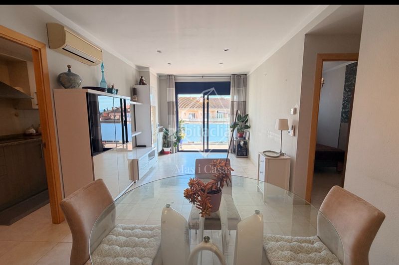 Foto f31e34c1-15c6-4c0d-9289-a6927e45a6bb. Duplex in carrer ponent 63 in Eixample Residencial Escala (L´)