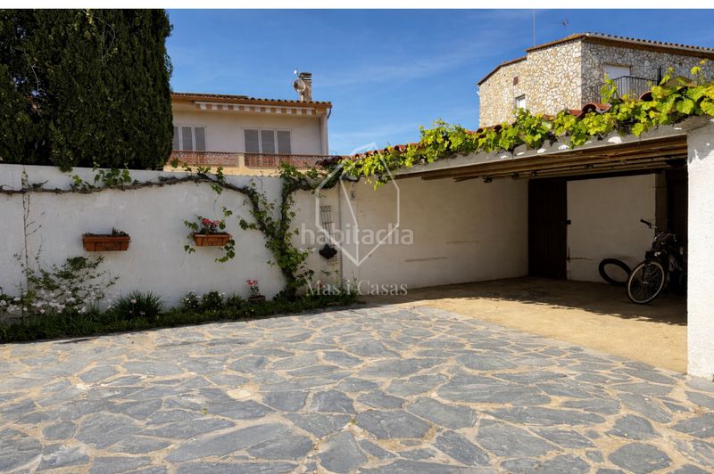 Foto 2d405cfb-8bb0-45f2-b05f-56015a589c56. Pis a carrer balsa 5 a Empúries Escala (L´)