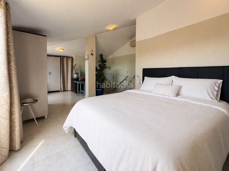 Foto dfb80de8-b68f-41af-a755-2e8b0801c39e. Dúplex a carrer ponent 63 a Eixample Residencial Escala (L´)