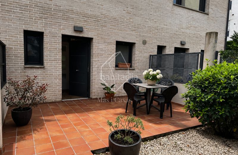 Foto 34d162d7-dd4d-47cb-8cad-c7f842e4bfbd. Casa adossada a carrer ponent 68 a Eixample Residencial Escala (L´)