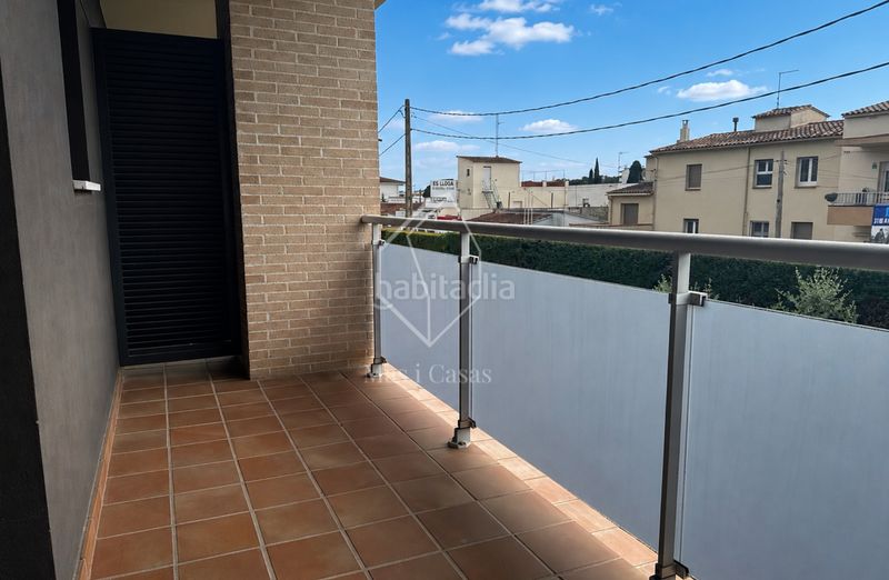 Foto 58d53484-d563-4ddc-846c-d1d74c4cc766. Casa adossada a carrer ponent 68 a Eixample Residencial Escala (L´)