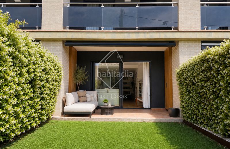 Foto 65caa564-6566-49cf-9374-936854e2c45c. Casa adossada a carrer ponent 68 a Eixample Residencial Escala (L´)