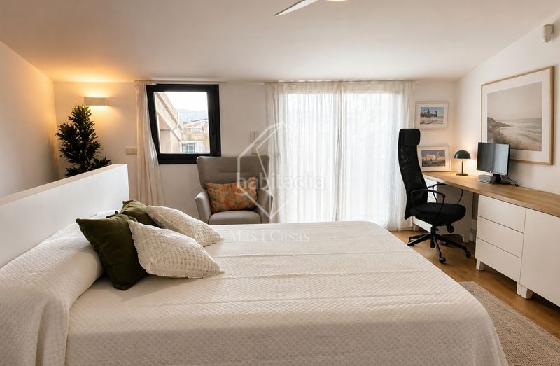 Foto 84d792ba-9090-4843-935e-e7e1f927d8aa. Casa adossada a carrer ponent 68 a Eixample Residencial Escala (L´)