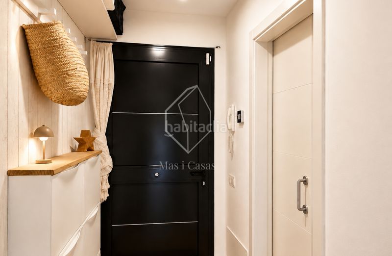 Foto 94ef9afb-4006-4a74-9dd3-3d573dddcb4e. Casa adossada a carrer ponent 68 a Eixample Residencial Escala (L´)