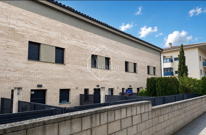 Foto c7d91f08-7cdb-4ea7-acd1-882b675e9ba8. Casa adossada a carrer ponent 68 a Eixample Residencial Escala (L´)