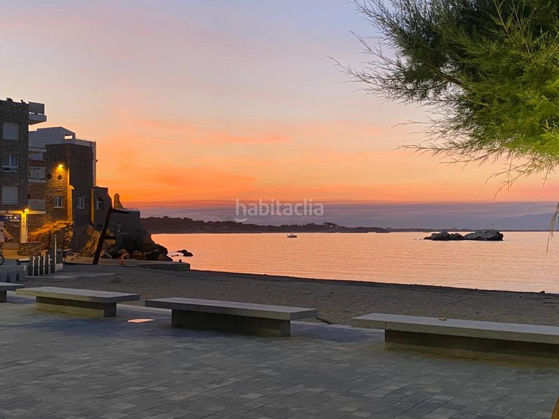 Foto 0e897f67-1d01-48cc-bc7e-0e9473bad725. Dúplex amb calefacció aparcament piscina a Eixample Residencial Escala (L´)