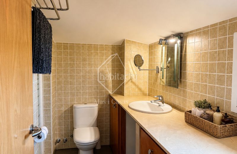 Foto 51b5a64d-3fc1-4430-a4f0-d7d2ccd752fa. Dúplex amb calefacció aparcament piscina a Eixample Residencial Escala (L´)