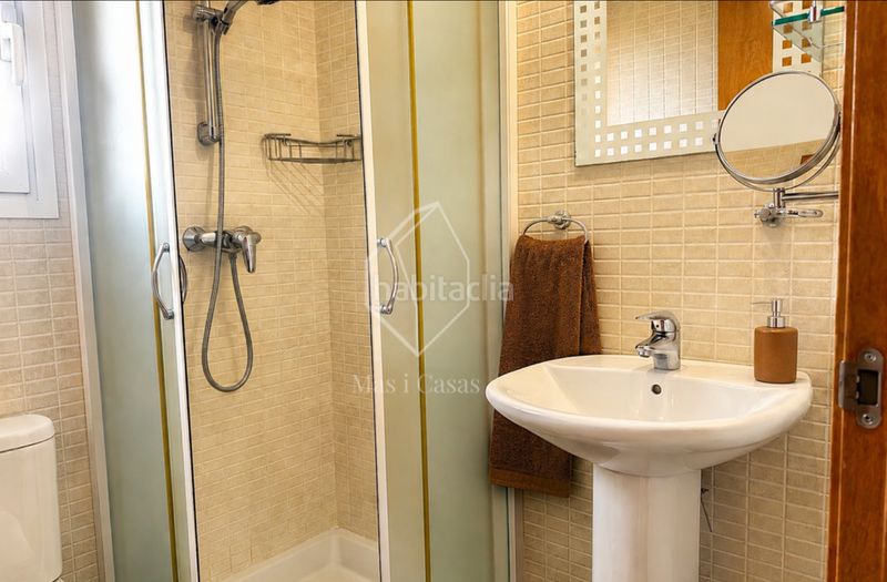 Foto a1a80c67-b909-44e8-9def-af22f235fcb5. Dúplex amb calefacció aparcament piscina a Eixample Residencial Escala (L´)
