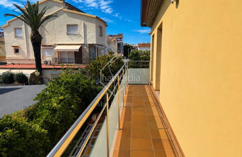 Foto d17bb30a-e4c0-46d8-a961-4172285837c9. Dúplex amb calefacció aparcament piscina a Eixample Residencial Escala (L´)