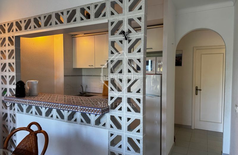 Foto 52608843-feb5-410f-a103-024028c047c9. Apartament a avinguda riells 170 a Port - La Clota - Puig Sec Escala (L´)