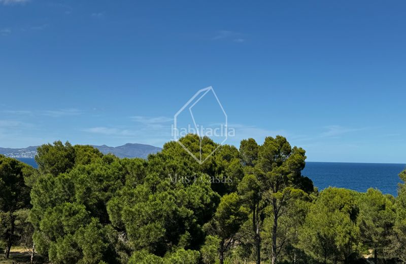 Foto c01468aa-78eb-4d98-963d-0852630c11d9. Apartament a avinguda riells 170 a Port - La Clota - Puig Sec Escala (L´)