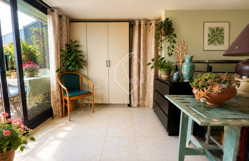 Foto 562002cd-4064-4c92-8df9-bb86b0c66349. Dúplex amb calefacció aparcament piscina a Eixample Residencial Escala (L´)