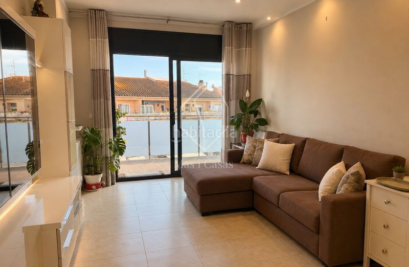 Foto 5e88c4d8-abe8-48a2-a852-b0121bbb8895. Dúplex amb calefacció aparcament piscina a Eixample Residencial Escala (L´)
