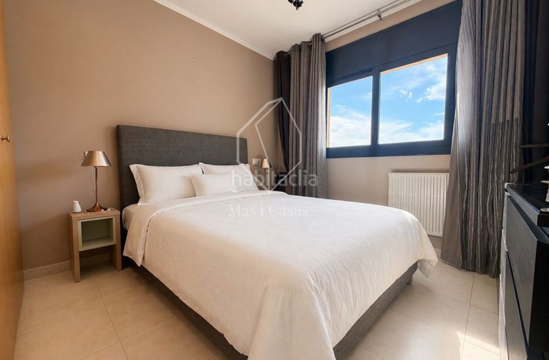 Foto 5f8b4d29-b7fa-461c-bb0a-7f940ee7a53e. Dúplex amb calefacció aparcament piscina a Eixample Residencial Escala (L´)