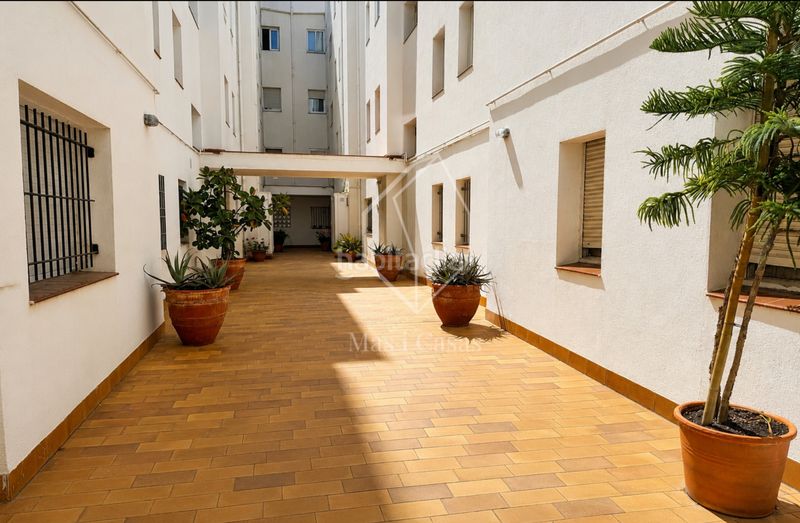 Foto 0ab5a3fb-0b4f-4d46-a4db-c2351a3aef48. Dachwohnung mit heizung parking in Nucli Antic Escala (L´)