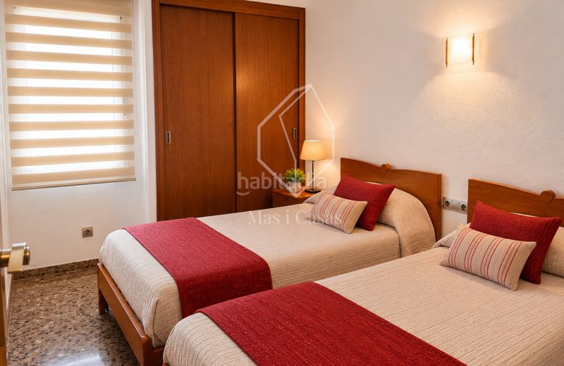 Foto 3b8b671d-1242-4b65-867e-11560369a5e7. Dachwohnung mit heizung parking in Nucli Antic Escala (L´)