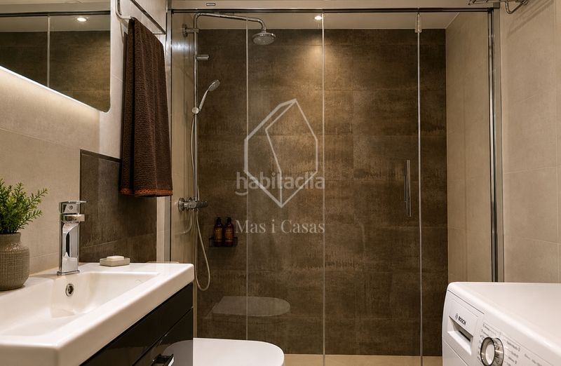 Foto 82e1490b-9bca-4708-890f-d5fd51cabb3d. Apartament a carrer berenguer mallol 12 a Port - La Clota - Puig Sec Escala (L´)
