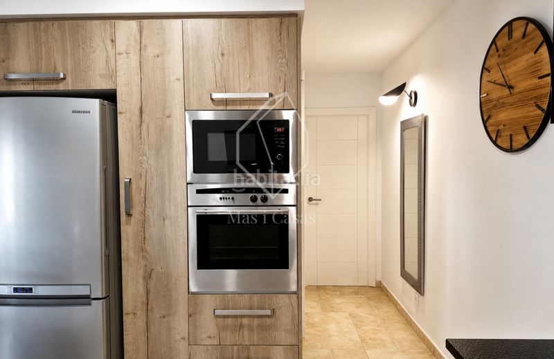 Foto 91cd2b3d-09c5-4fc7-8888-c26ad73295ba. Apartament a carrer berenguer mallol 12 a Port - La Clota - Puig Sec Escala (L´)