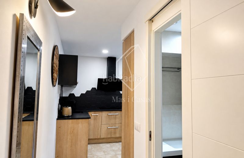 Foto cff13f54-33f0-4310-b7a2-eac5f503dc31. Apartament a carrer berenguer mallol 12 a Port - La Clota - Puig Sec Escala (L´)