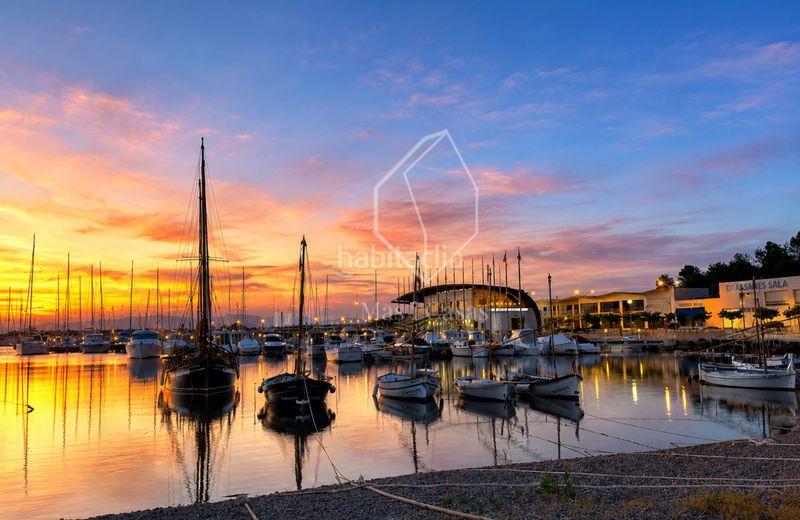 Foto ef6af0f5-4196-4fe5-b3b0-79ae0206085b. Apartament a carrer berenguer mallol 12 a Port - La Clota - Puig Sec Escala (L´)