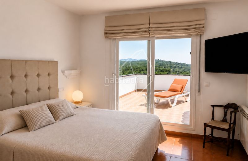 Foto aaae6b40-5ed8-45e7-b333-0f2835cd944a. Casa en carrer vall d'aran 44 casa lumière en Port - La Clota - Puig Sec Escala (L´)