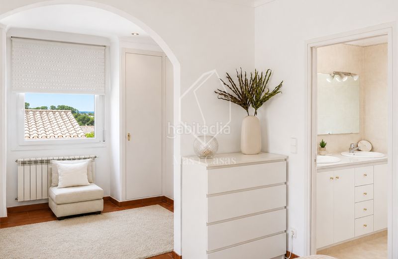 Foto aab9026a-37cd-4fd5-a117-f15cc884c770. Casa en carrer vall d'aran 44 casa lumière en Port - La Clota - Puig Sec Escala (L´)