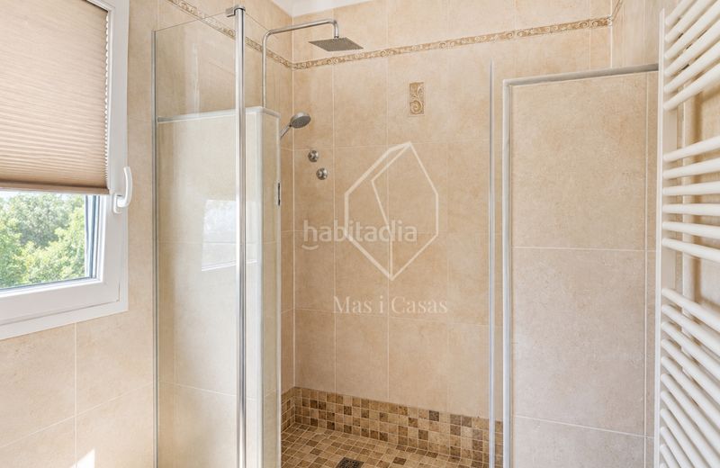 Foto b6a7c308-8bfc-4097-b394-fecb96fdc091. Casa en carrer vall d'aran 44 casa lumière en Port - La Clota - Puig Sec Escala (L´)