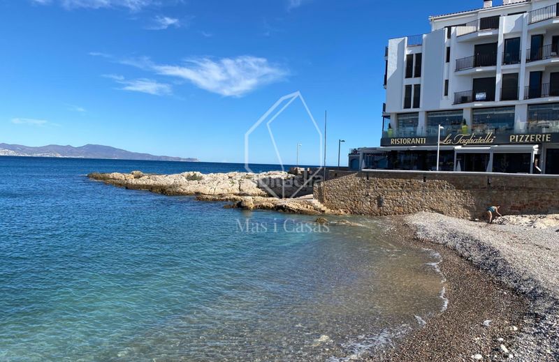 Foto 9d3471f9-8ae1-4ec5-ac49-ae42625723ef. Apartament amb calefacció a Nucli Antic Escala (L´)