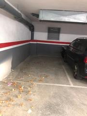 Aparcament cotxe a N/a. Para coche + moto