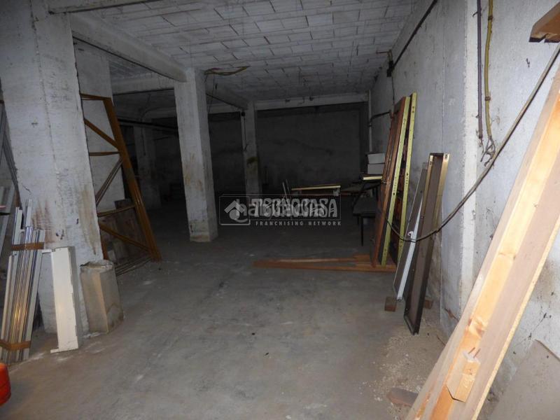 Foto f72e86c6-bdd2-4593-840d-70032fc17114. Local comercial tienda en venta en La Sagrera Barcelona