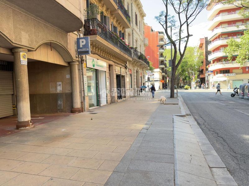 Foto 328c4fb5-5133-4b09-9376-4b5b7d383f6a. Aparcament cotxe a Sant Andreu de Palomar Barcelona