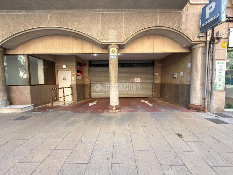 Foto bf61e00b-119c-4833-a5fd-cf9f3dfcceed. Aparcament cotxe a Sant Andreu de Palomar Barcelona