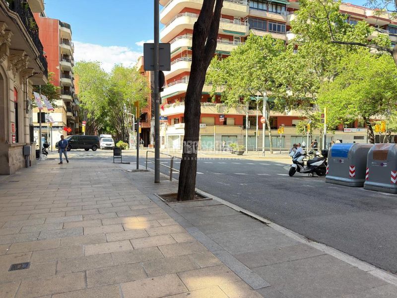 Foto efd6dd88-2db8-4b08-90a2-0c549b33332a. Aparcament cotxe a Sant Andreu de Palomar Barcelona