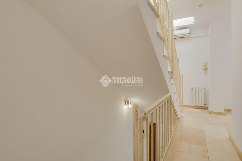Foto 0b3027d1-b059-4731-8c2d-3b49c4b06809. Casa aparellada amb calefacció a Sant Andreu de Palomar Barcelona