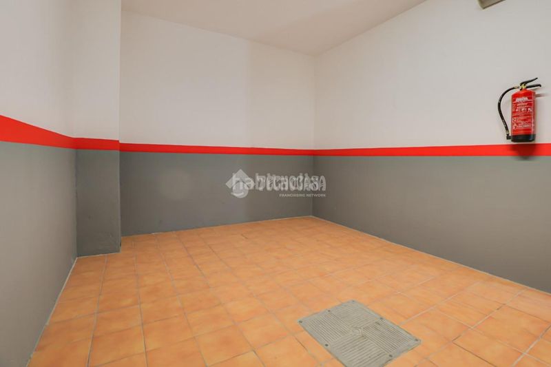 Foto 0f269312-100a-40d4-9015-ab9e08ab6461. Casa aparellada amb calefacció a Sant Andreu de Palomar Barcelona