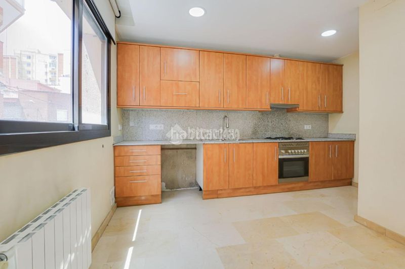 Foto 3bfc9c0e-fe6a-4c72-95fa-0b857d29798d. Casa aparellada amb calefacció a Sant Andreu de Palomar Barcelona
