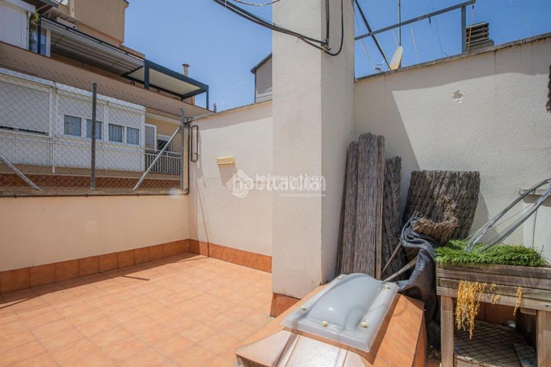 Foto 567efea1-4175-4fc8-826b-0d08217cc0bd. Casa aparellada amb calefacció a Sant Andreu de Palomar Barcelona