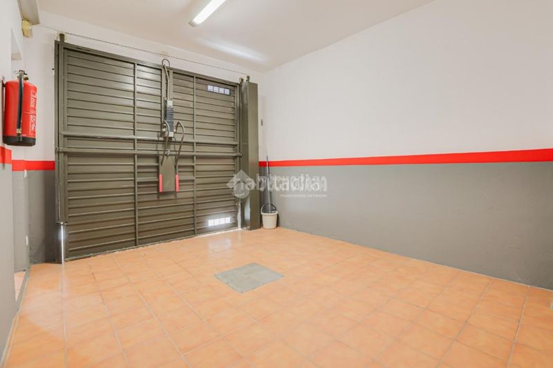 Foto 9c561068-98f2-40b4-9f06-70fc18a947c1. Casa aparellada amb calefacció a Sant Andreu de Palomar Barcelona