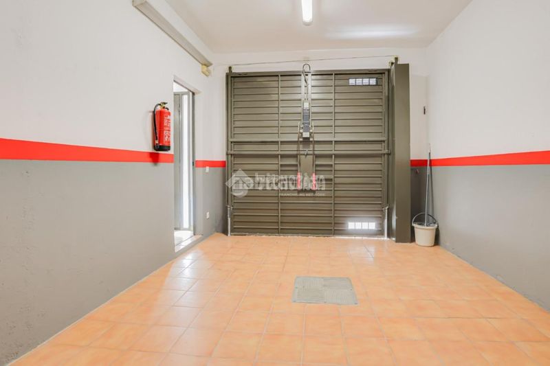 Foto 9d6e32d5-bb68-4221-9936-837382e76298. Casa aparellada amb calefacció a Sant Andreu de Palomar Barcelona