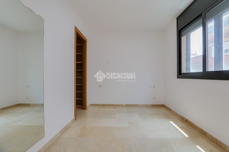 Foto d0ac29d3-f1ce-4f9f-8ab3-578c12f70903. Casa aparellada amb calefacció a Sant Andreu de Palomar Barcelona