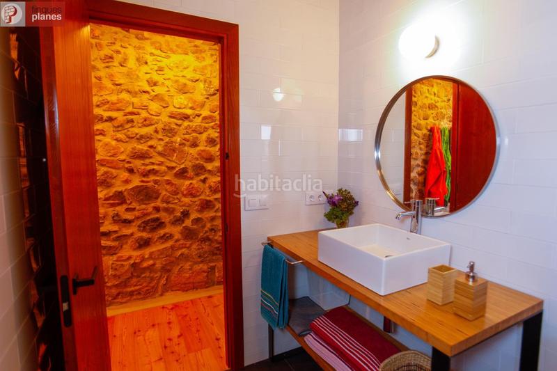 Foto c2aa6877-55c7-48f9-bd78-160e727020ce. Masia amb calefacció a Cava