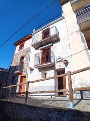 Casa a Coll de Nargó. Casa en el centro de coll de nargo