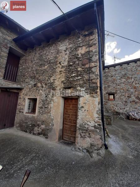 Foto ffc9c333-1f1f-4c87-9f30-e3384ffcbd8a. Masia a Ribera d´Urgellet