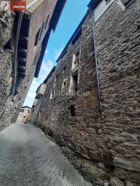 Foto b9bfe9c3-7ea3-4580-a1d7-c2aac47e78e0. Masia a Ribera d´Urgellet