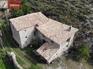 Masia a Coll de Nargó. Masia en montanisell