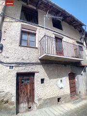 Casa en Seu d�Urgell (La). Casa en el centro de castellciutat a reformar